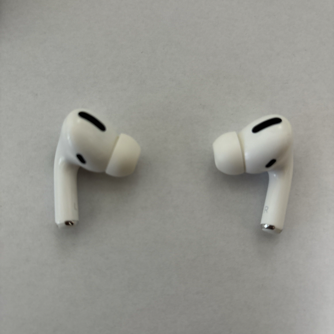 Apple(アップル)のAirPods Pro(初代) スマホ/家電/カメラのオーディオ機器(ヘッドフォン/イヤフォン)の商品写真