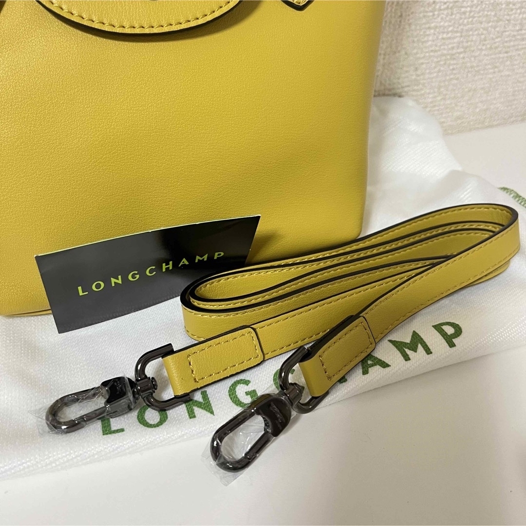 新品 Longchamp ポーチ 辛子色