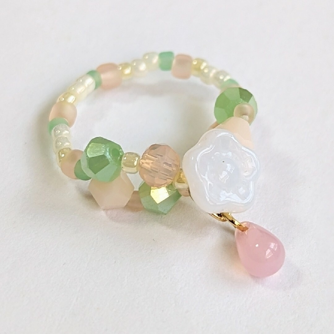 揺れる花かんむりんぐ ① 12〜13号 レディースのアクセサリー(リング(指輪))の商品写真