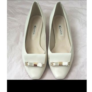 DIANA(ローファー/革靴 ・ ホワイト/白色系)のフリマアイテム一覧 DIANA(ローファー/革靴 ・ ホワイト/白色系)のフリマアイテム一覧