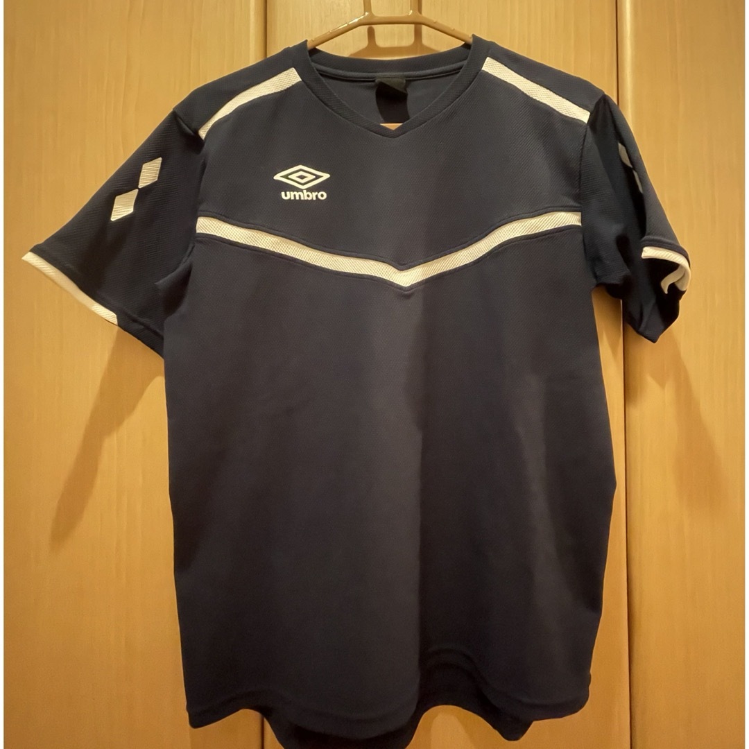 UMBRO(アンブロ)のアンブロ半袖Tシャツ スポーツ/アウトドアのサッカー/フットサル(ウェア)の商品写真
