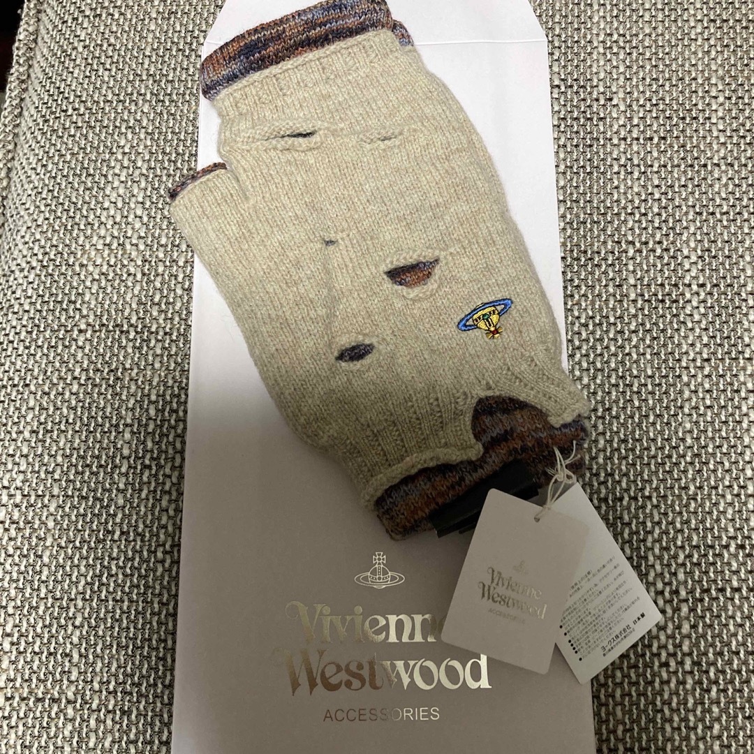 Vivienne Westwood(ヴィヴィアンウエストウッド)のヴィヴィアン　手袋　新品タグ付き　ギフトにも レディースのファッション小物(手袋)の商品写真