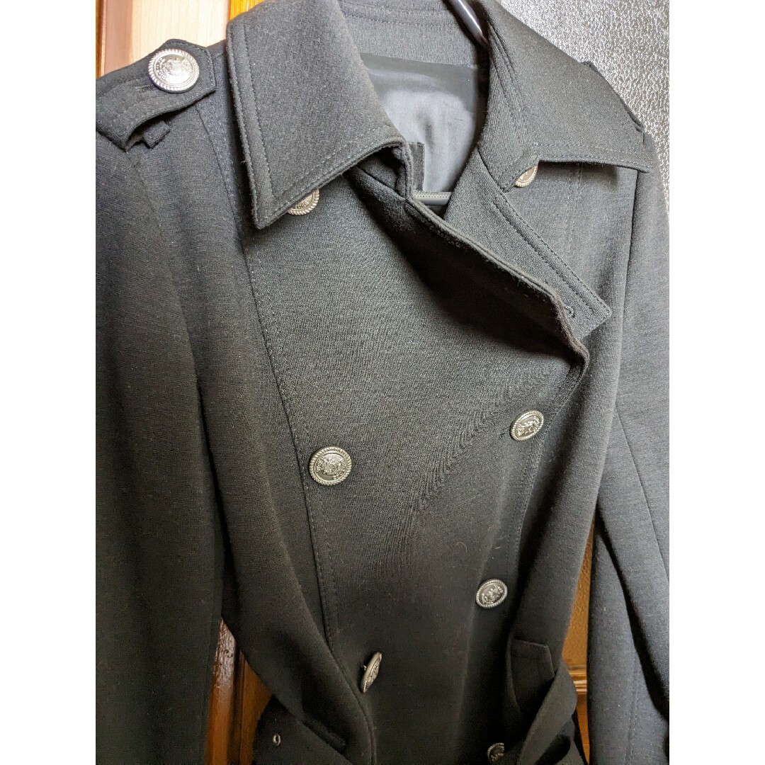 VICKY(ビッキー)のVICKY　ロゴ入りボタン　ブラックコート♡ レディースのジャケット/アウター(ピーコート)の商品写真