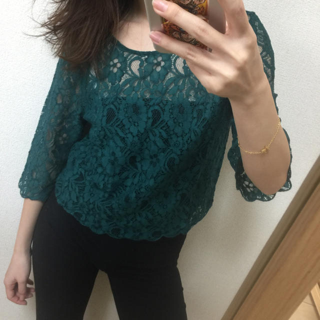 ZARA(ザラ)の着画アップ♡ 新品 総レーストップス H&M レディースのトップス(カットソー(長袖/七分))の商品写真