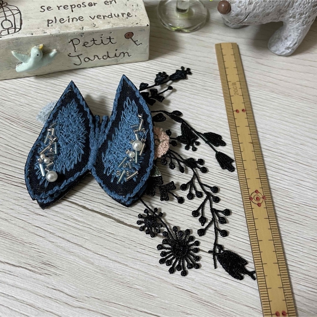 激安単価で 薔薇 ミナペルホネンハンドメイド立体刺繍ブローチ レディース 激安単価で 薔薇 ミナペルホネンハンドメイド立体刺繍ブローチ レディース