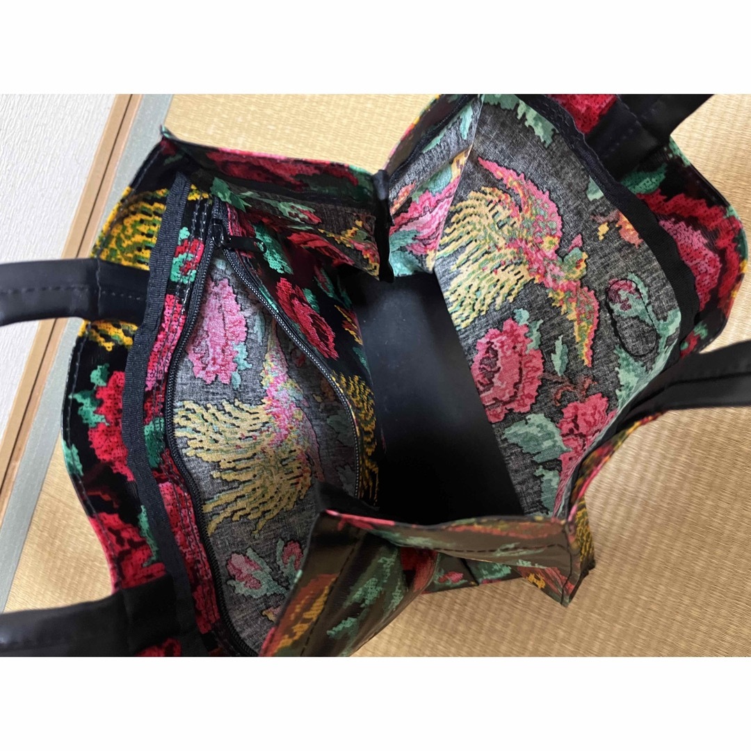 FEILER - FEILER フェイラー ブラック ビニール ハンドバッグの FEILER - FEILER フェイラー ブラック ビニール ハンドバッグの