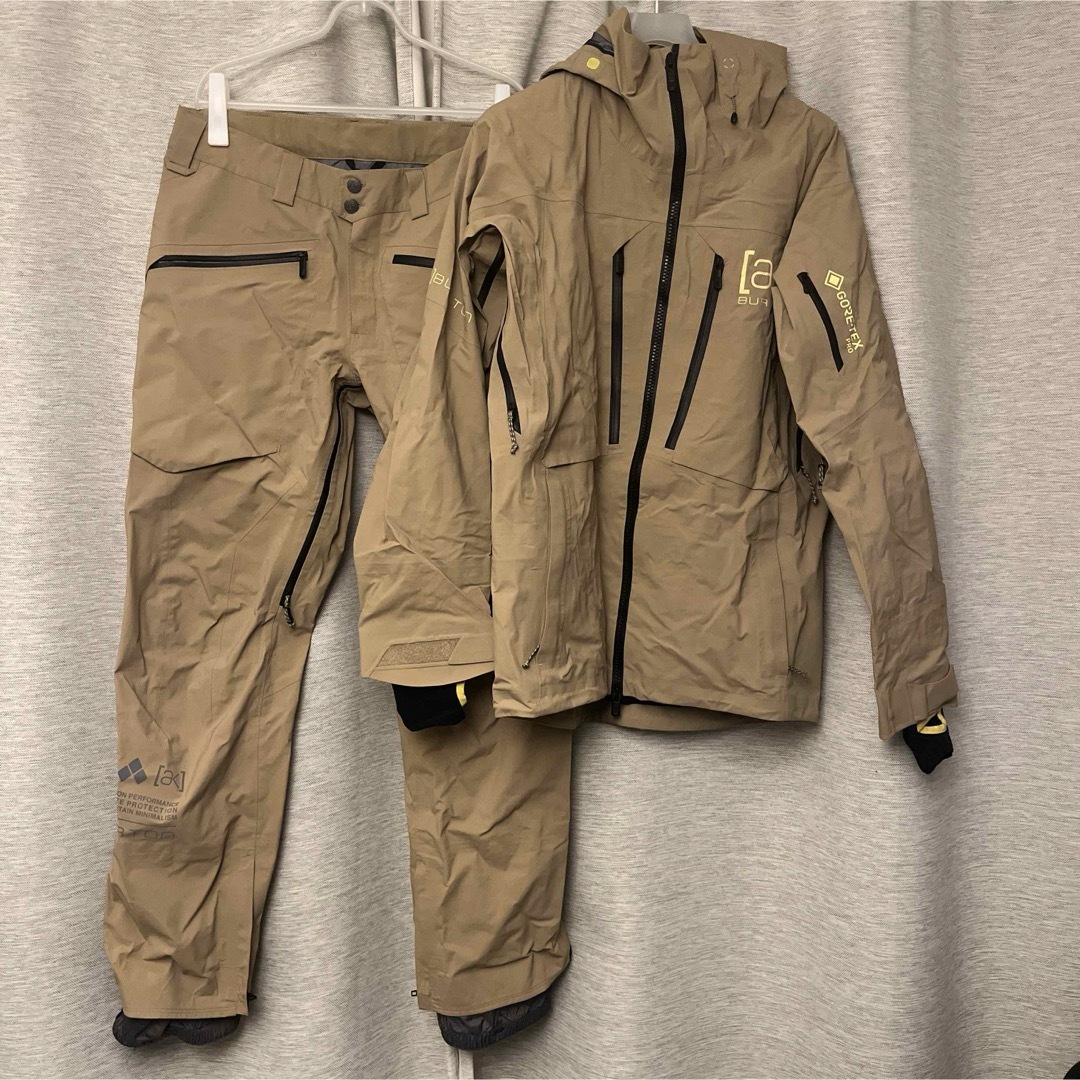 BURTON(バートン)のBurton ak ホバー GORE-TEX Pro 3L ジャケット　パンツ スポーツ/アウトドアのスノーボード(ウエア/装備)の商品写真