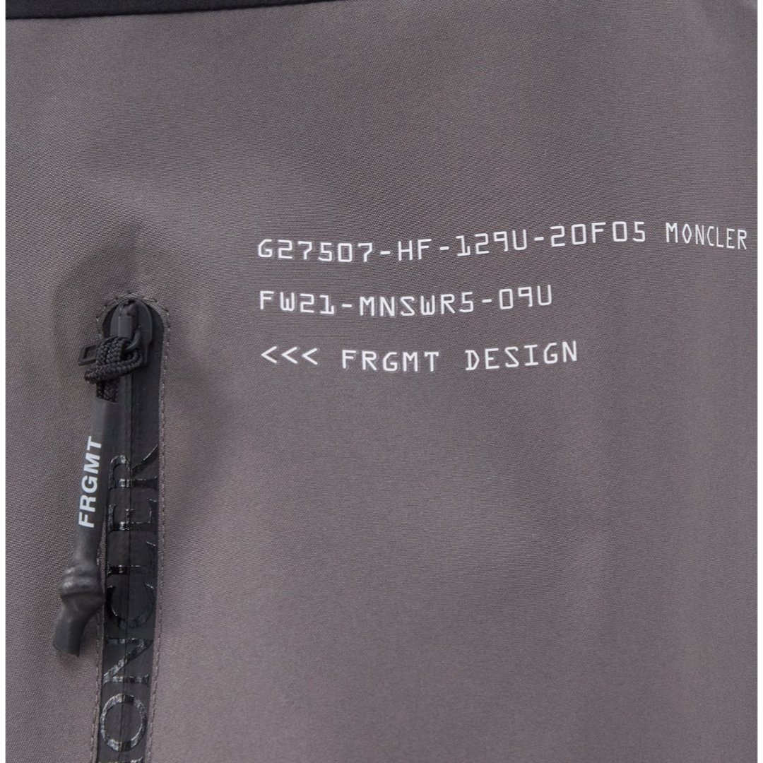 MONCLER(モンクレール)のMoncler fragment  モンクレール　フラグメントゴアテックス  メンズのジャケット/アウター(マウンテンパーカー)の商品写真