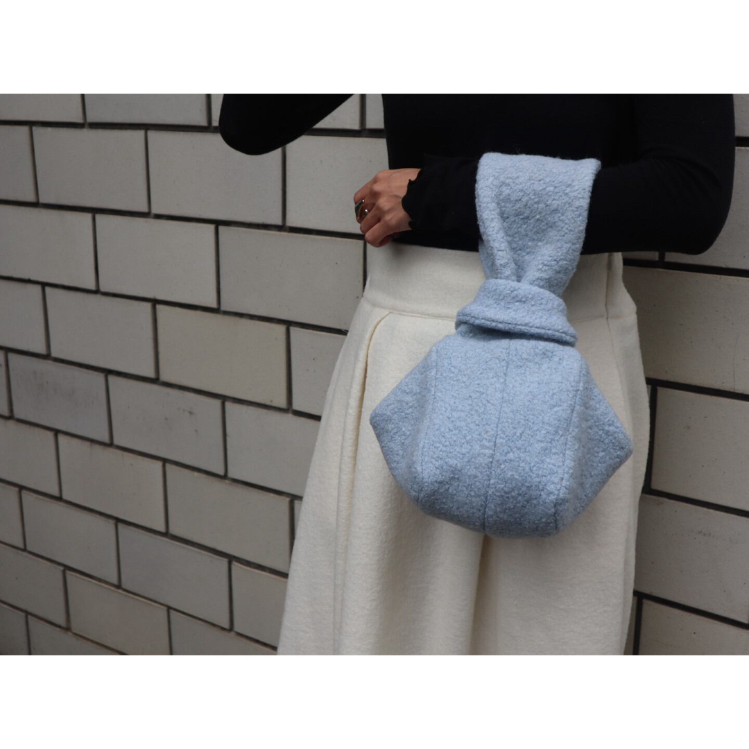 【美品】 yay minimal boa wool bag レディースのバッグ(ハンドバッグ)の商品写真