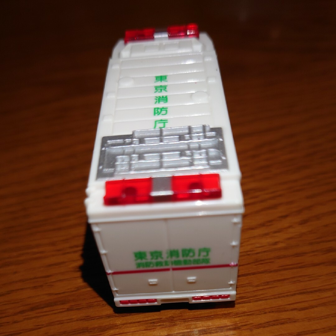 Takara Tomy(タカラトミー)のトミカ　救急車 エンタメ/ホビーのおもちゃ/ぬいぐるみ(ミニカー)の商品写真