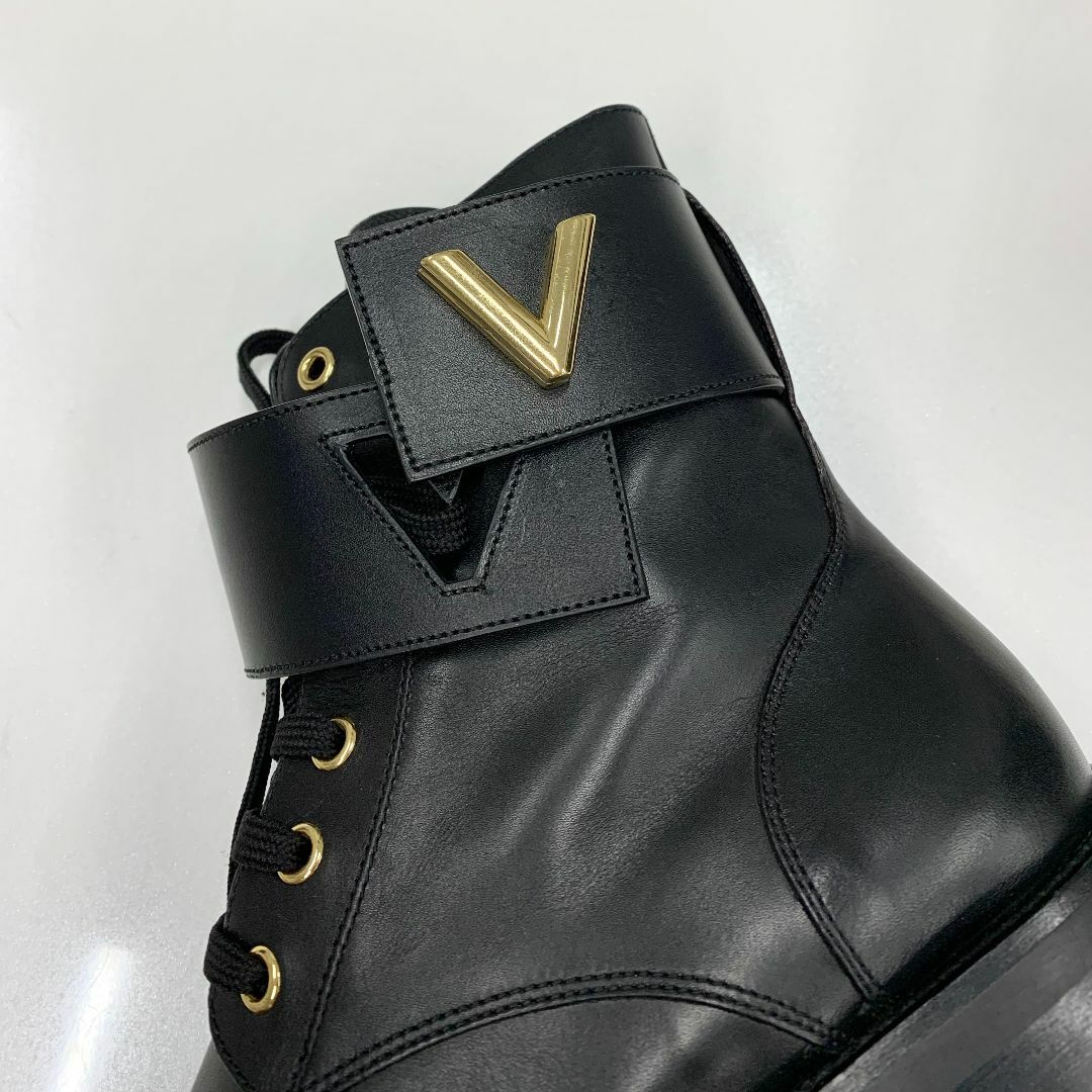 LOUIS VUITTON(ルイヴィトン)の8639 ヴィトン LV ワンダーランドライン レザー LV金具 アンクルブーツ レディースの靴/シューズ(ブーツ)の商品写真