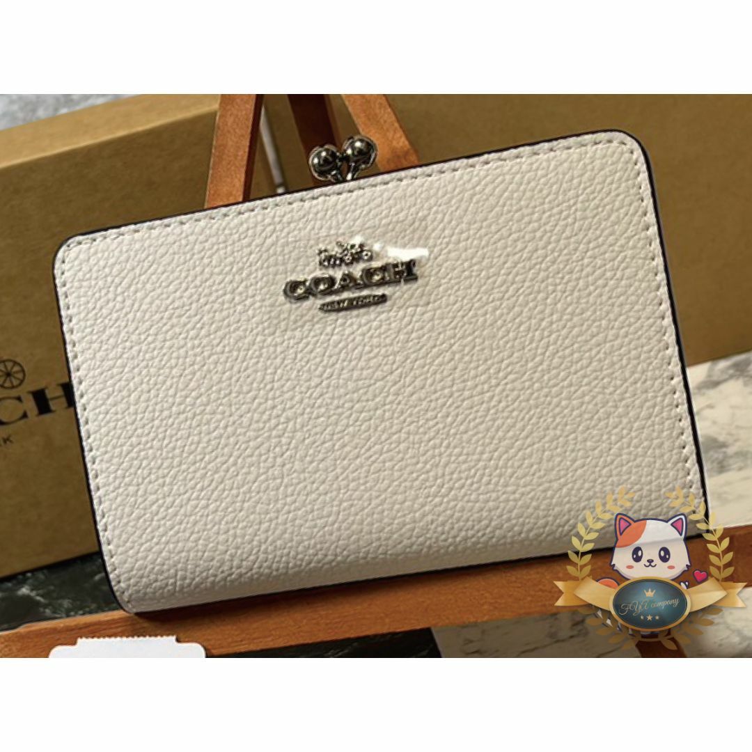 COACH(コーチ)のCOACH キスロックミディアムウォレットシグネチャー がま口　おまけ付き レディースのファッション小物(財布)の商品写真