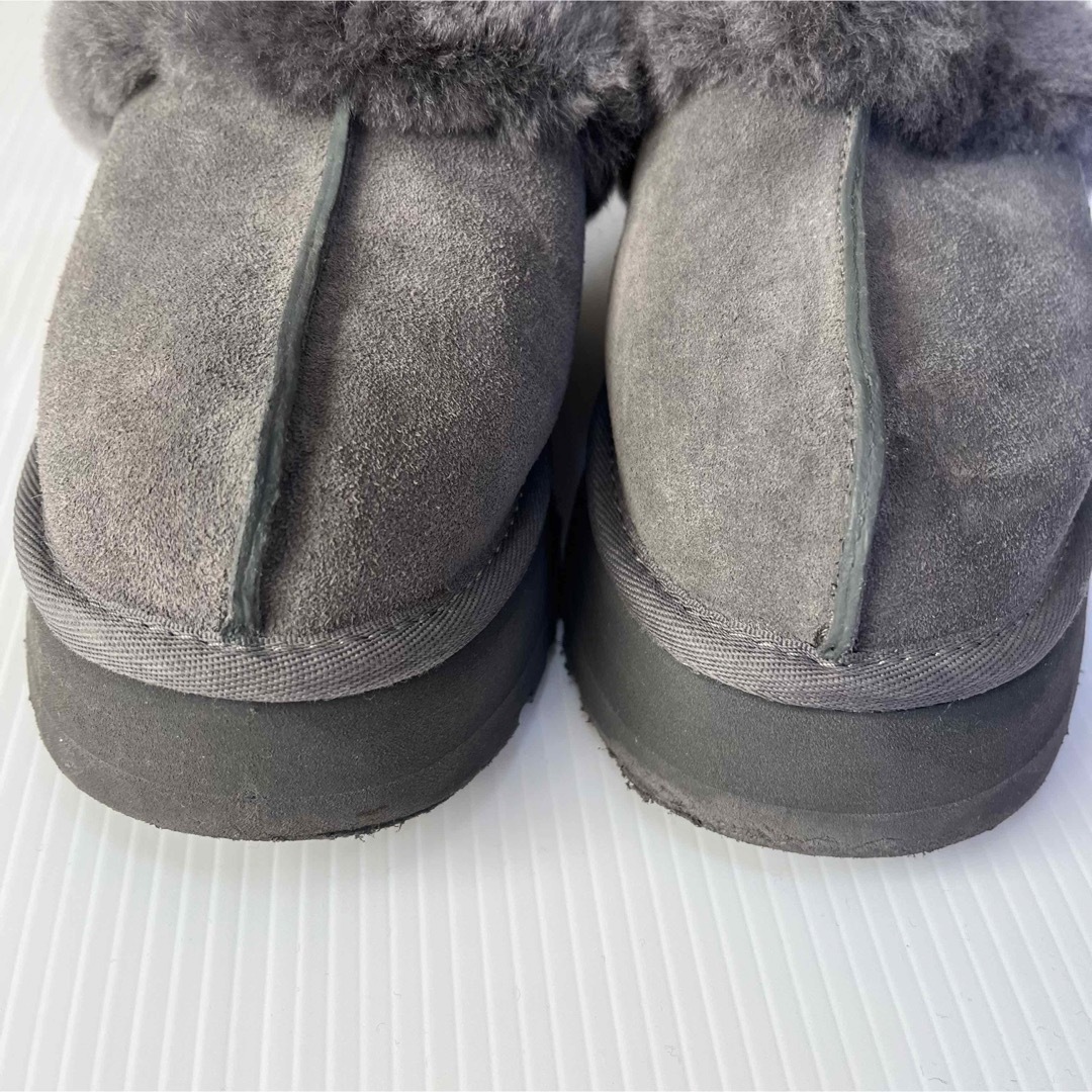 UGG AUSTRALIA(アグオーストラリア)のUGG アグ ディスケット チャコール ムートン スリッパ 厚底 サンダル レディースの靴/シューズ(その他)の商品写真