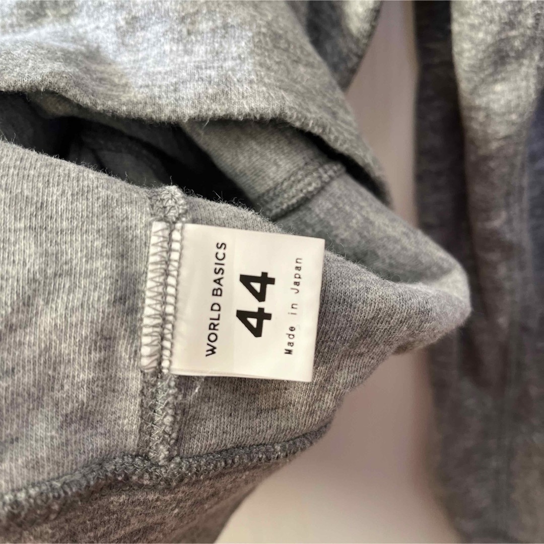 WORLD BASIC(ワールドベーシック)のWORLD BASICS ロンT グレー レディースのトップス(Tシャツ(長袖/七分))の商品写真