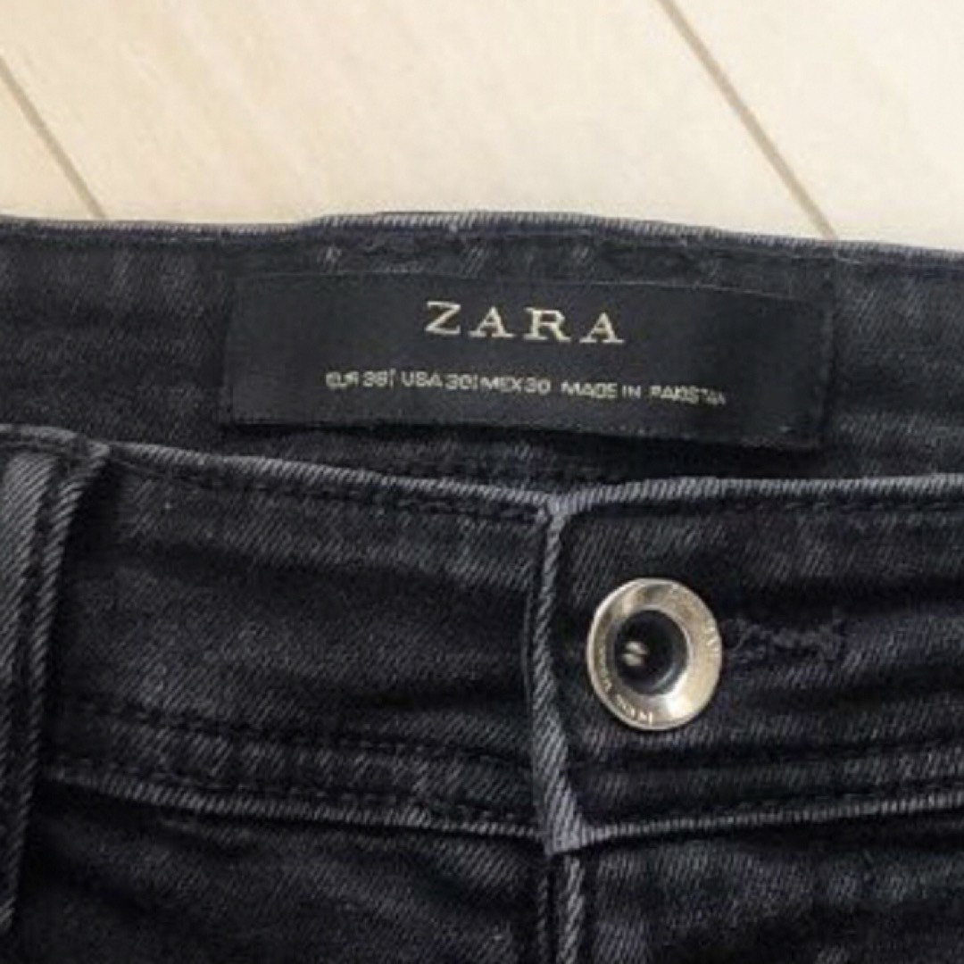 ZARA(ザラ)のZARA ジーンズ　ストレッチ　デニム　ブラック　USA30 used ザラ　 メンズのパンツ(デニム/ジーンズ)の商品写真