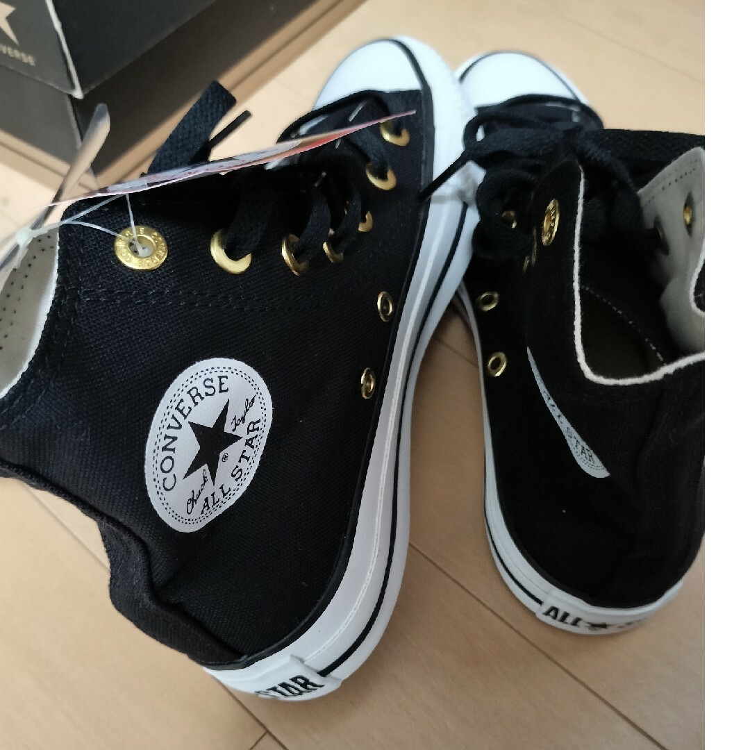 CONVERSE(コンバース)の新品タグ付き★CONVERSEハイカット22.5センチ レディースの靴/シューズ(スニーカー)の商品写真