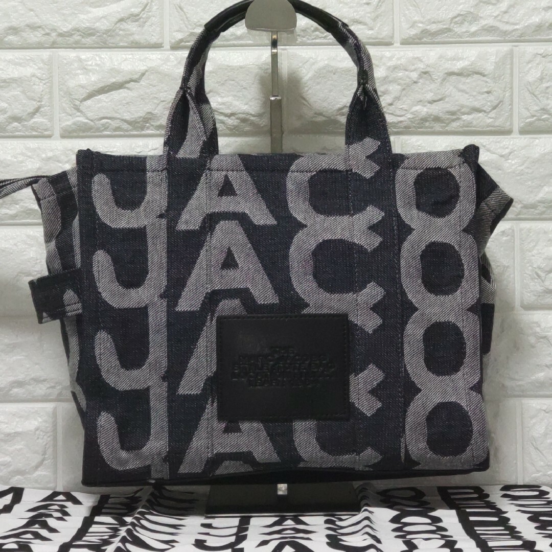 MARC JACOBS(マークジェイコブス)のMARC JACOBS マークジェイコブス モノグラム トート ロゴプリント レディースのバッグ(トートバッグ)の商品写真