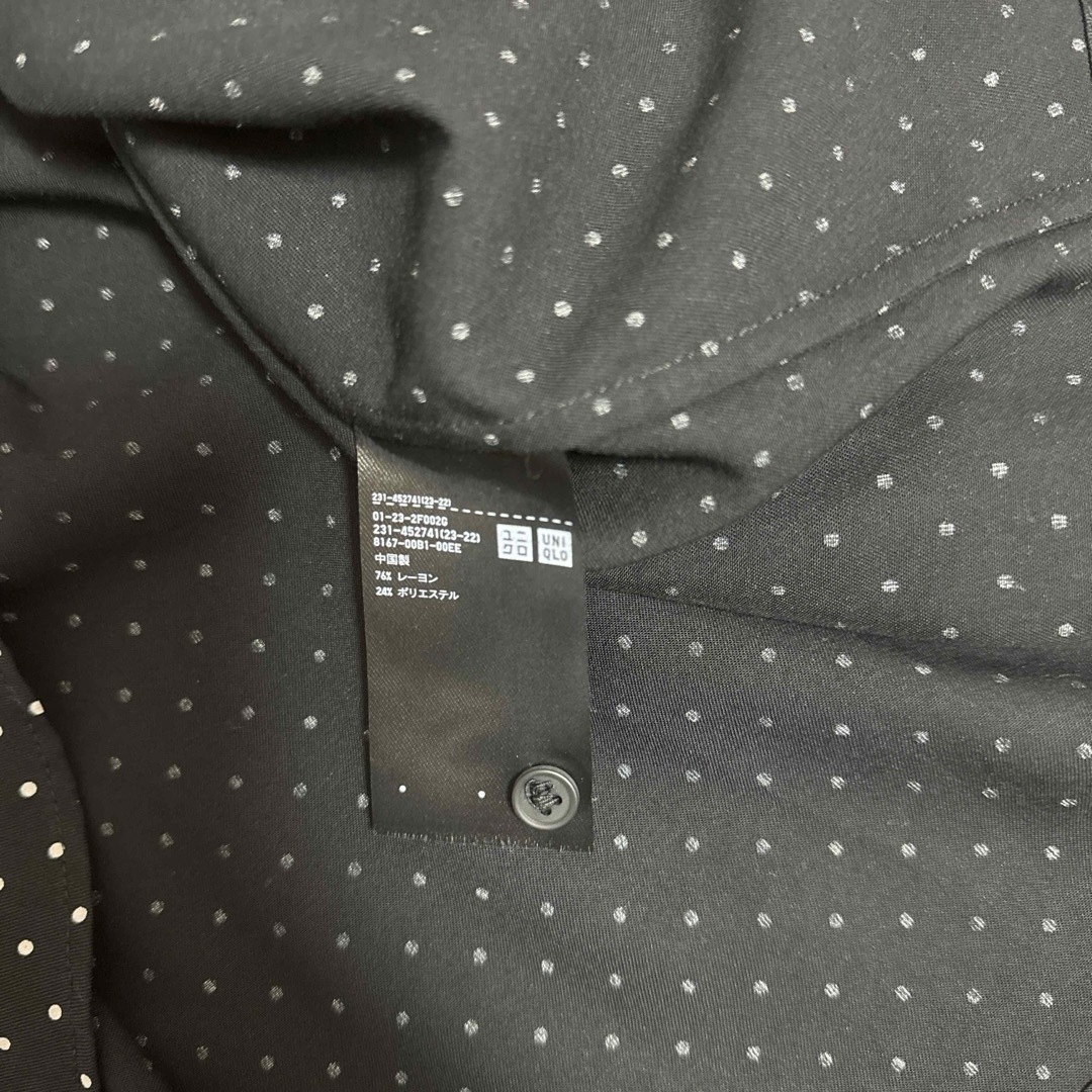 UNIQLO(ユニクロ)のユニクロ/ドットブラウス/黒/M レディースのトップス(シャツ/ブラウス(長袖/七分))の商品写真