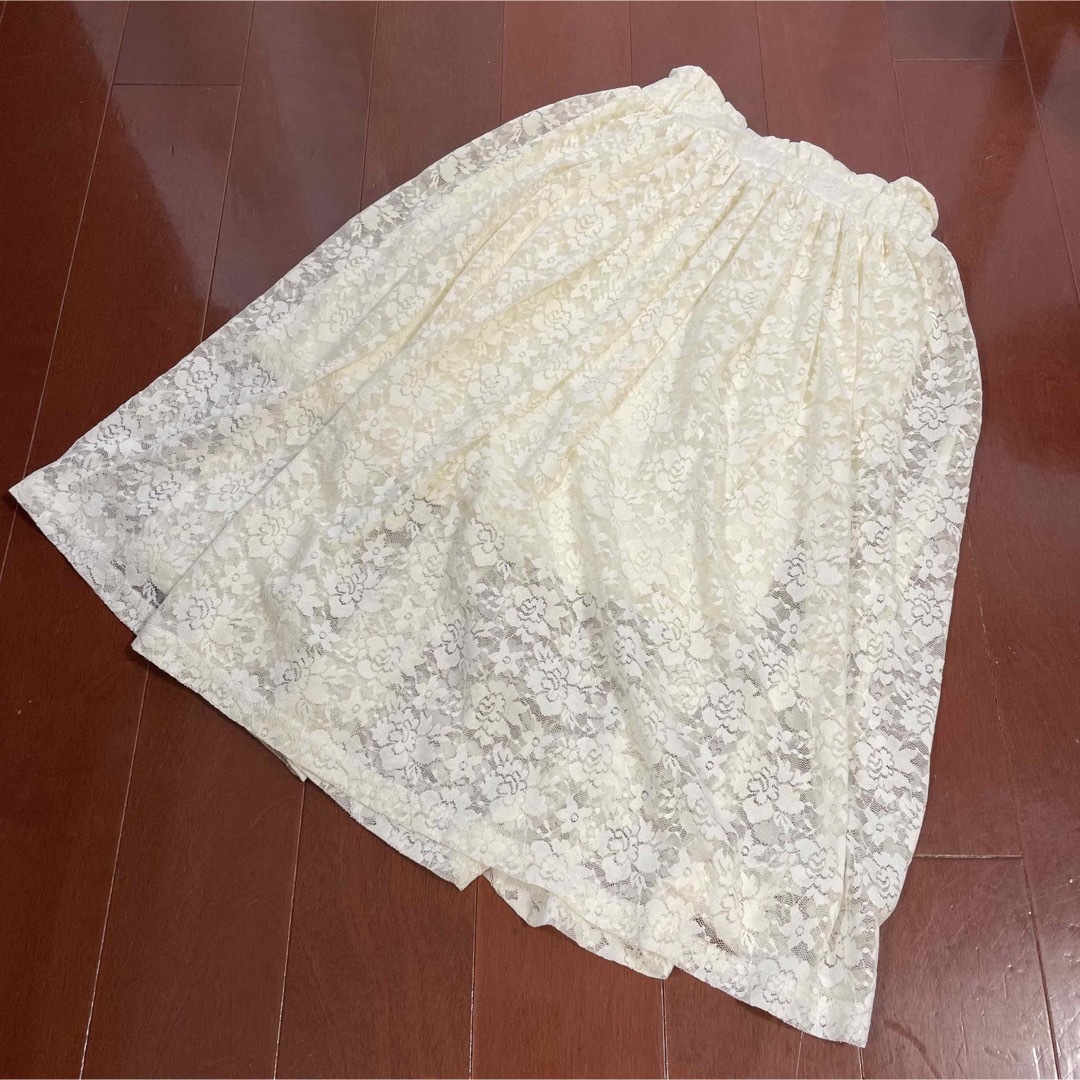 GU(ジーユー)のGU レースロングスカート  白　120cm 新品未使用 キッズ/ベビー/マタニティのキッズ服女の子用(90cm~)(スカート)の商品写真