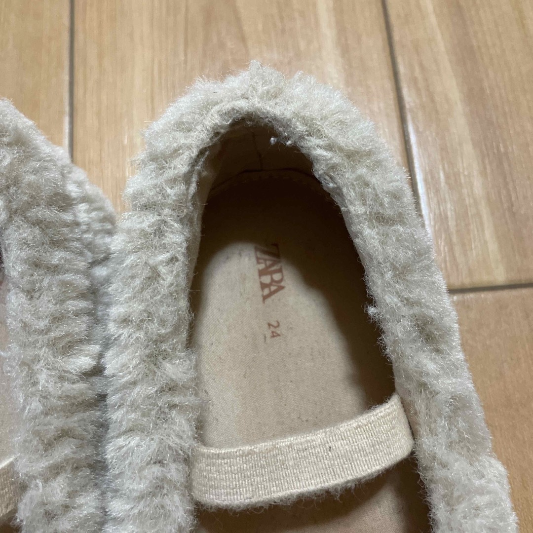 ZARA KIDS(ザラキッズ)のZARA キッズ　モコモコシューズ　可愛い キッズ/ベビー/マタニティのキッズ靴/シューズ(15cm~)(スリッポン)の商品写真