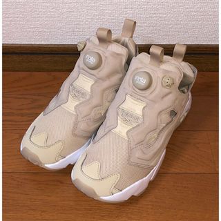 リーボック(Reebok)の23.5cm 美品 REEBOK INSTA PUMP FURY OG ベージュ(スニーカー)