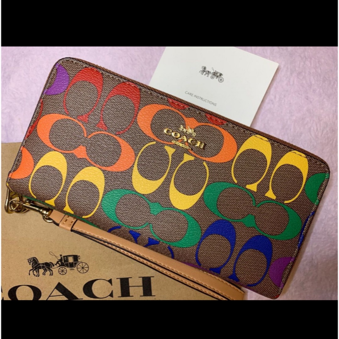 長財布新品　COACH 長財布　レインボー　カラフル　ラウンドファスナー　小銭入れ有