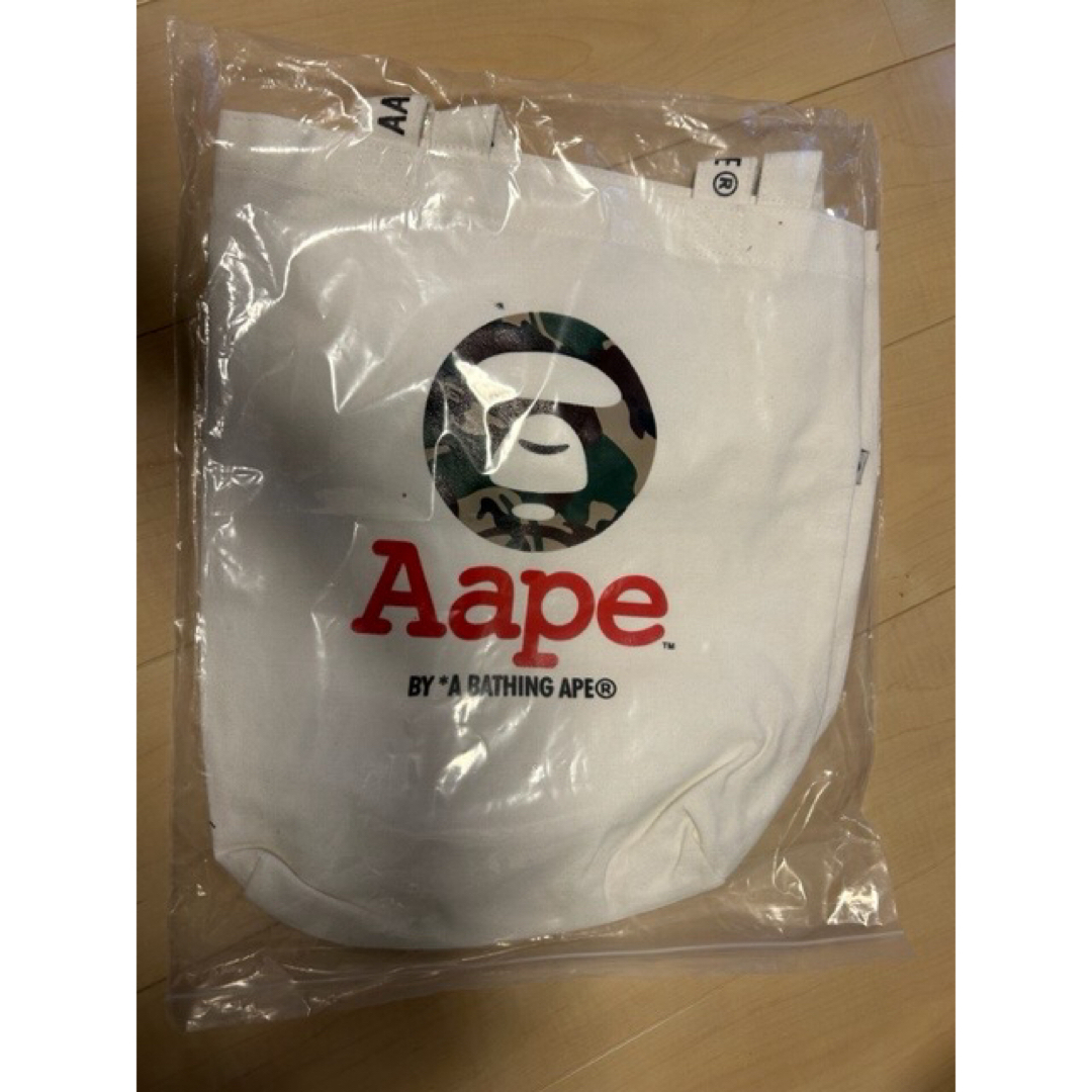 A BATHING APE(アベイシングエイプ)のBAPE◆A BATHING APE/白ロゴトートバッグ◆ア ベイシング エイプ メンズのバッグ(トートバッグ)の商品写真