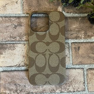 コーチ(COACH)のCOACH(コーチ)  スマホケース　iPhone13 pro KHAKI(iPhoneケース)