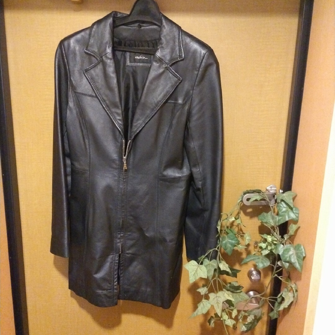ファー付き　リアルレザーコート レディースのジャケット/アウター(ロングコート)の商品写真