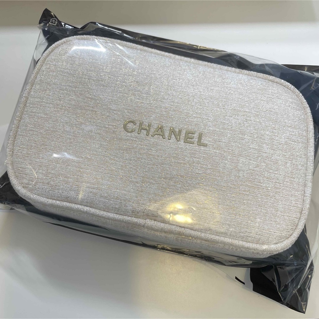 CHANEL(シャネル)の未使用★シャネル 2023年クリスマスコフレ デュオ イン バッグ セット コスメ/美容のキット/セット(コフレ/メイクアップセット)の商品写真