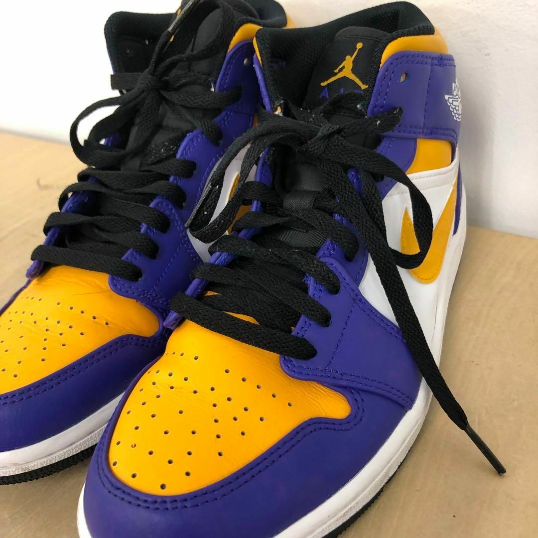 NIKE(ナイキ)の【送料無料】NIKE AIR JORDAN 1 MID LAKERS NBA メンズの靴/シューズ(スニーカー)の商品写真