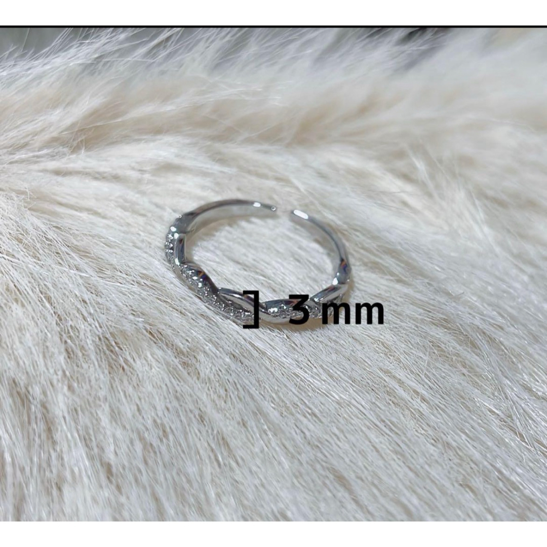 ツイストリング　12号　シルバー　指輪　キラキラ　ジルコニア レディースのアクセサリー(リング(指輪))の商品写真