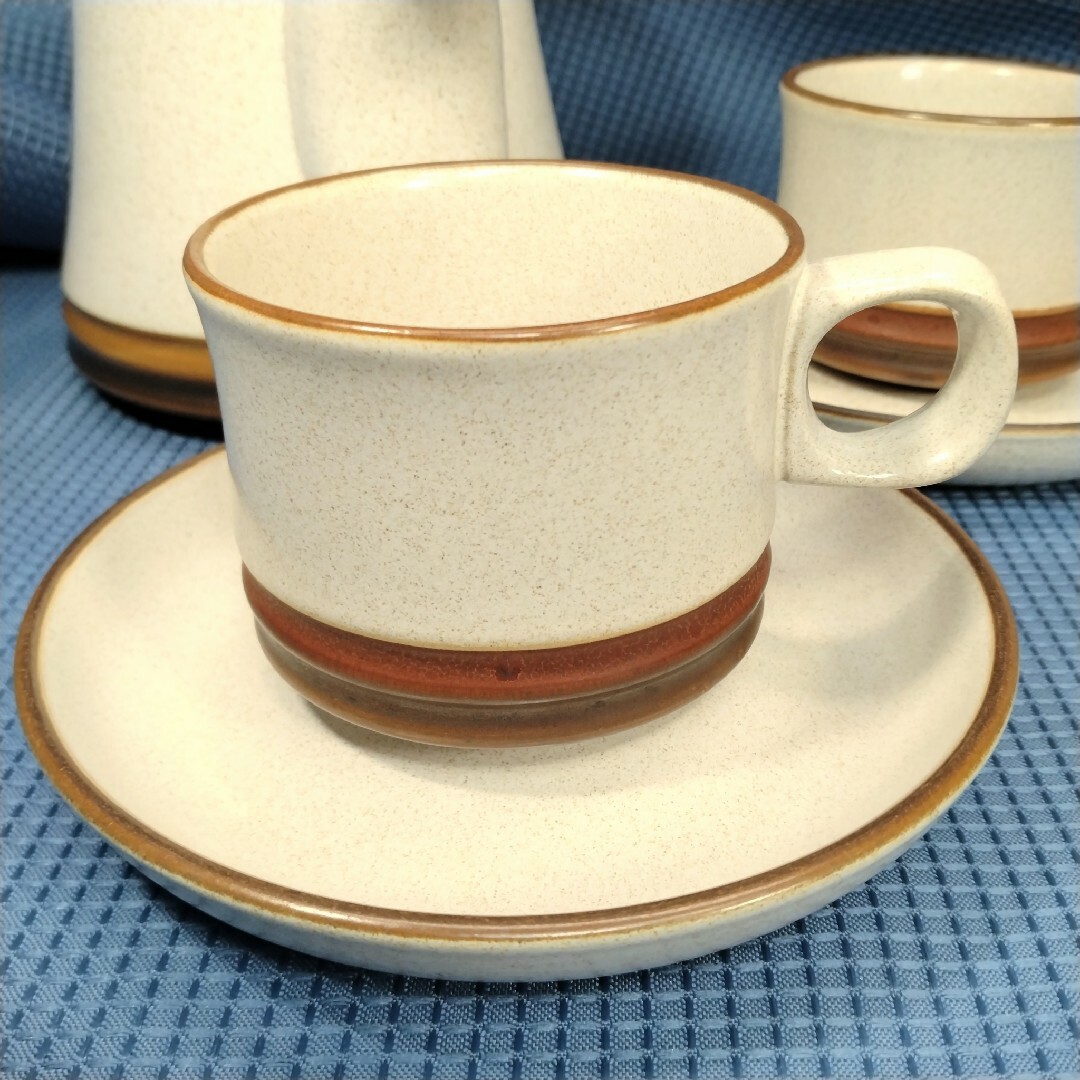 WEDGWOOD(ウェッジウッド)のDENBY デンビー  wheel  ティーポットとカップ&ソーサー２客 インテリア/住まい/日用品のキッチン/食器(食器)の商品写真