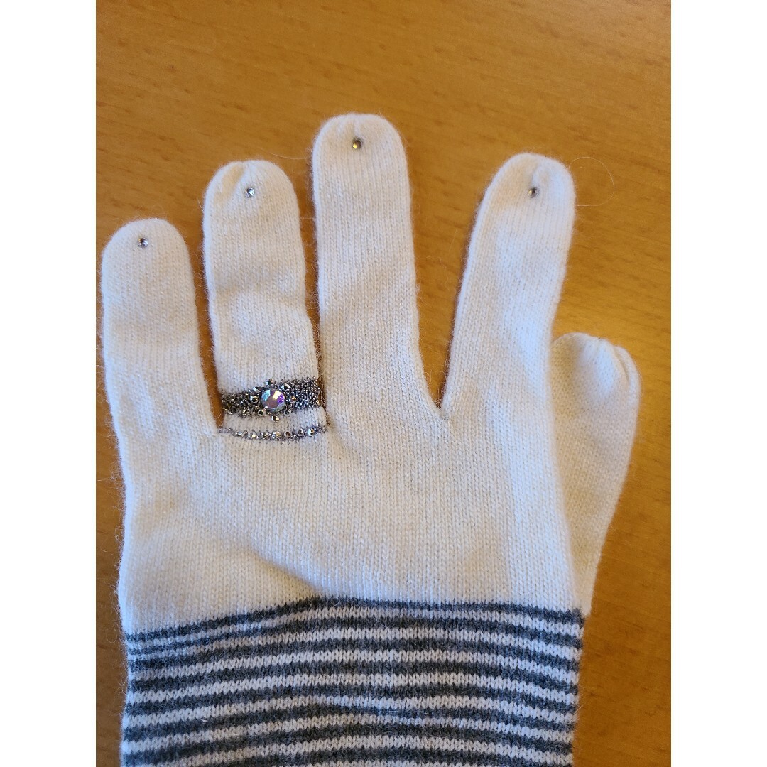 新品タグ付き agnes b.  アニエス  カシミヤロンググローブ  手袋 レディースのファッション小物(手袋)の商品写真