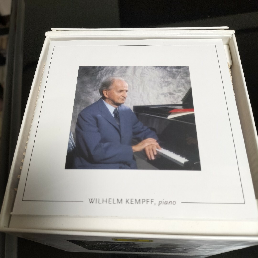 ヴィルヘルム・ケンプ　ピアノ演奏集　CD35枚組 エンタメ/ホビーのCD(クラシック)の商品写真