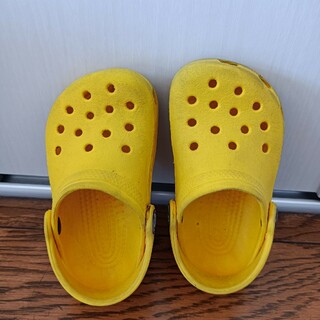 クロックス(crocs)の（中古）crocs　キッズ　6・7サイズ(サンダル)