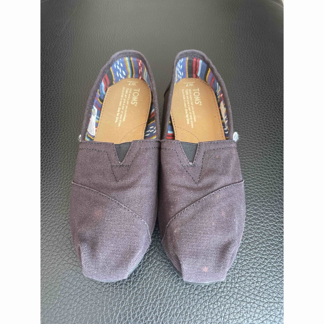 TOMS(トムズ)のTOMS  トムズ　スリッポン黒24  レディースの靴/シューズ(スリッポン/モカシン)の商品写真