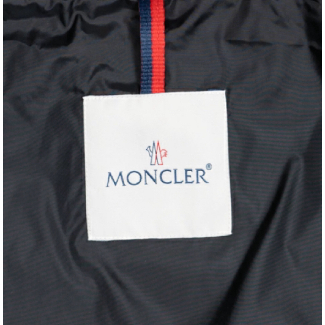 MONCLER(モンクレール)のMONCLER モンクレール GRIVE サイズ1 Olive フード付き レディースのジャケット/アウター(ダウンコート)の商品写真