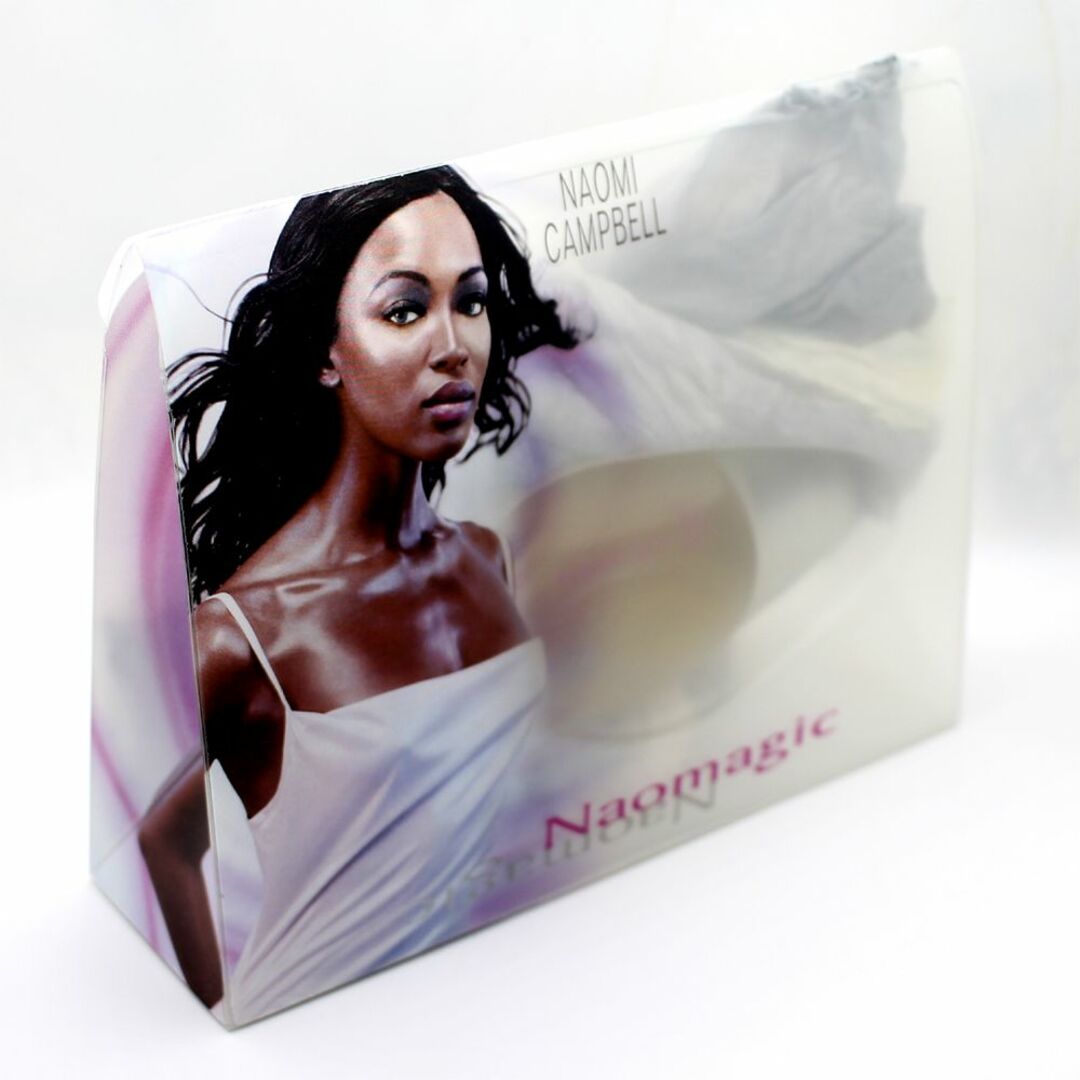 Naomi Campbell(ナオミキャンベル)の未使用 ナオミキャンベル ナオマジック オードトワレ 30ml スカーフセット コスメ/美容の香水(香水(女性用))の商品写真