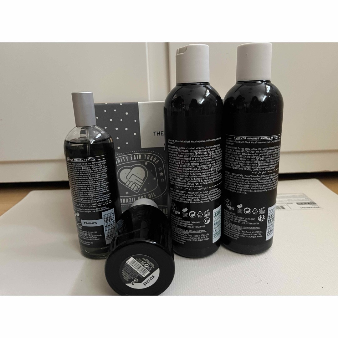 THE BODY SHOP(ザボディショップ)の新品未開封 ザ ボディショップ ブラックムスク ボディケア ギフト4点セット コスメ/美容のボディケア(ボディクリーム)の商品写真