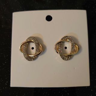 ピアス(ピアス)