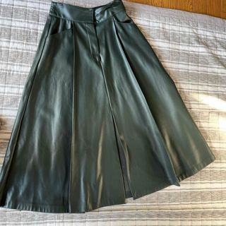 ザラ(ZARA)のザラグリーン合皮スカート(ロングスカート)