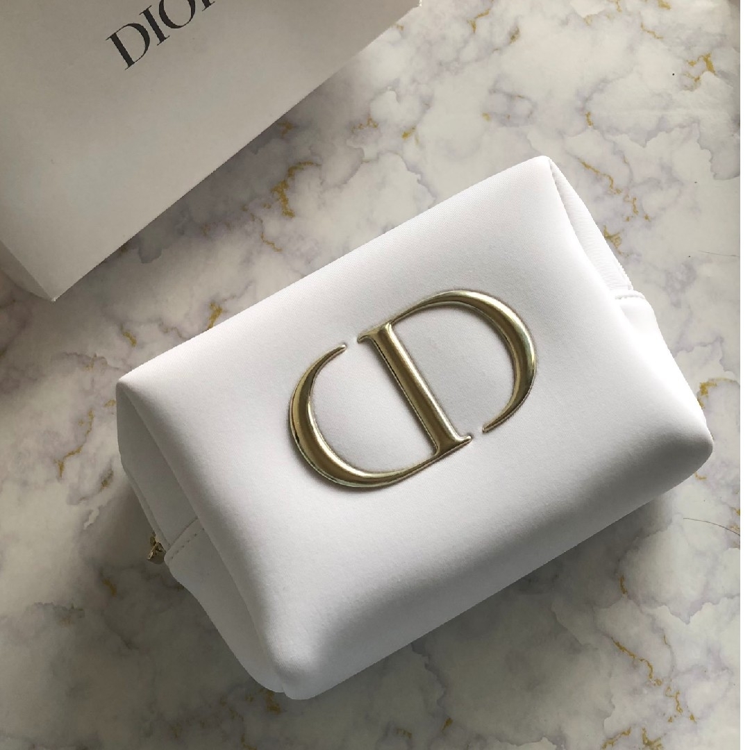 Christian Dior(クリスチャンディオール)のディオール　ポーチ　白×金ロゴ レディースのファッション小物(ポーチ)の商品写真