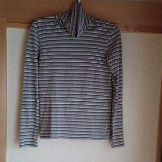 ユニクロ(UNIQLO)のUNIQLO レディース服(Tシャツ(長袖/七分))