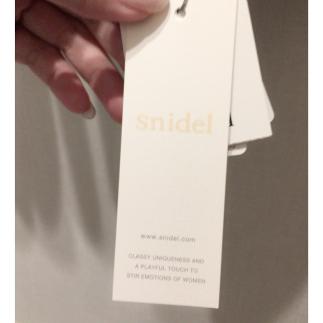 SNIDEL(スナイデル)の今季新作✨ 2017SS スナイデル ビジューニットワンピース 今期 新作 レディースのワンピース(ひざ丈ワンピース)の商品写真