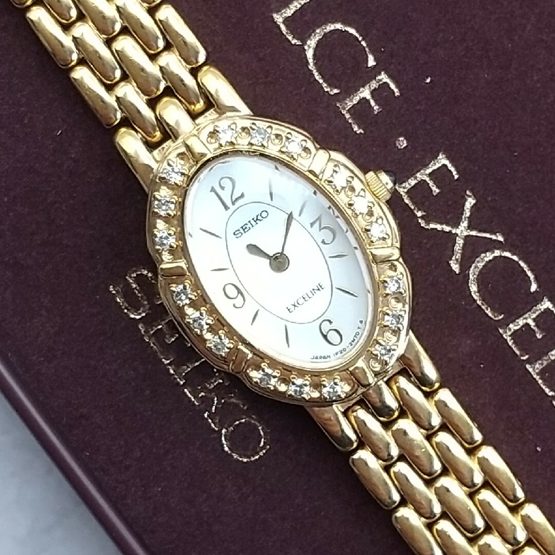 エクセリーヌ 美品 ホワイトシェル 18Pダイヤモンド レディースクォーツパパロ出品中の全腕時計はこちら