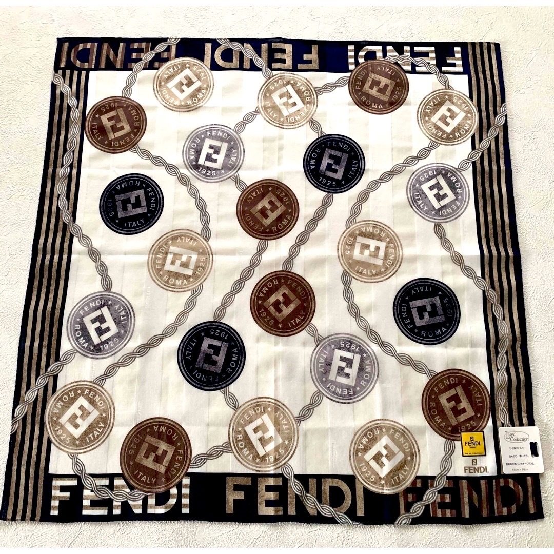 FENDI(フェンディ)のFENDI★FENDI★大判ハンカチJ ★新品未使用 レディースのファッション小物(ハンカチ)の商品写真