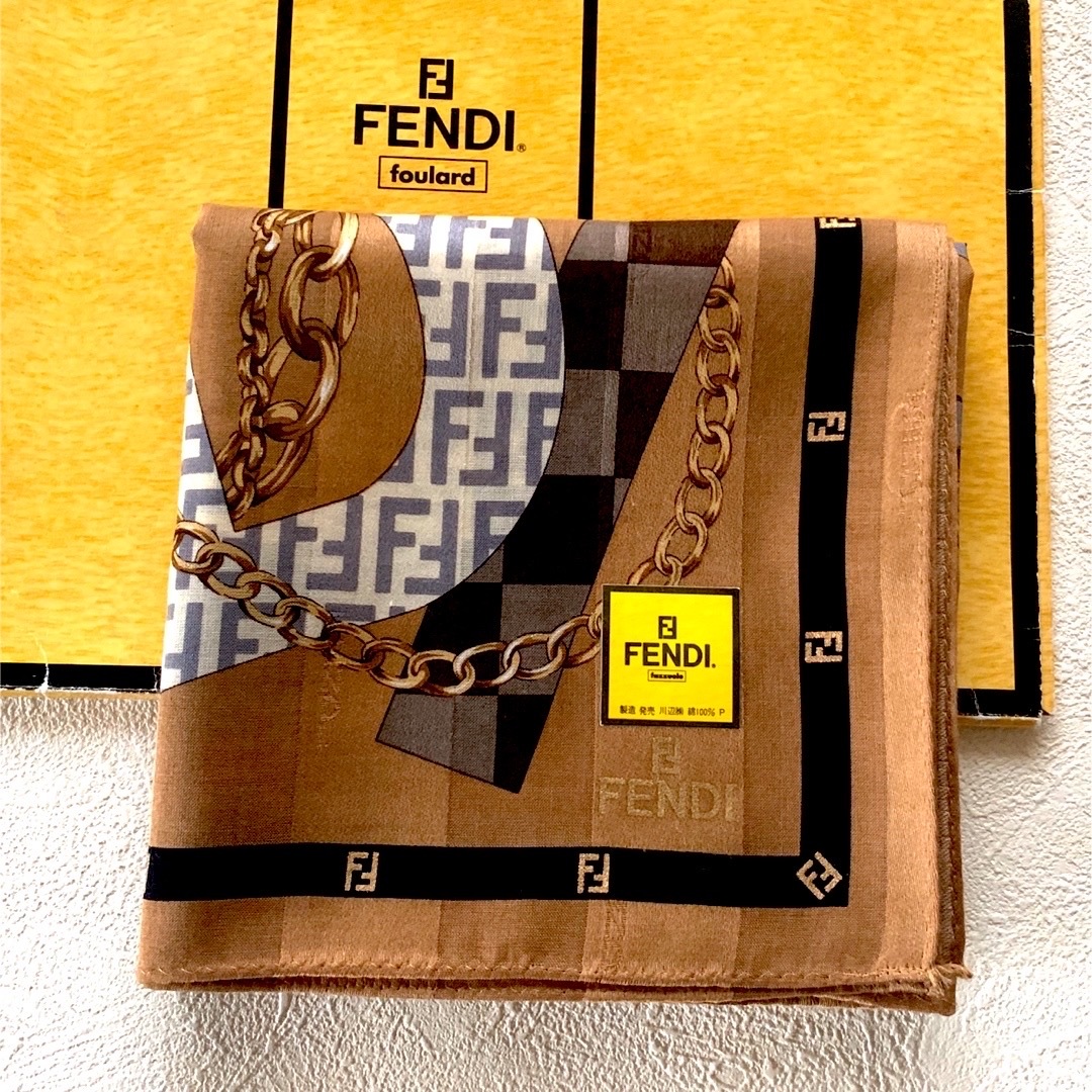 FENDI(フェンディ)のFENDI★フェンディ★大判ハンカチ G ★新品未使用 レディースのファッション小物(ハンカチ)の商品写真