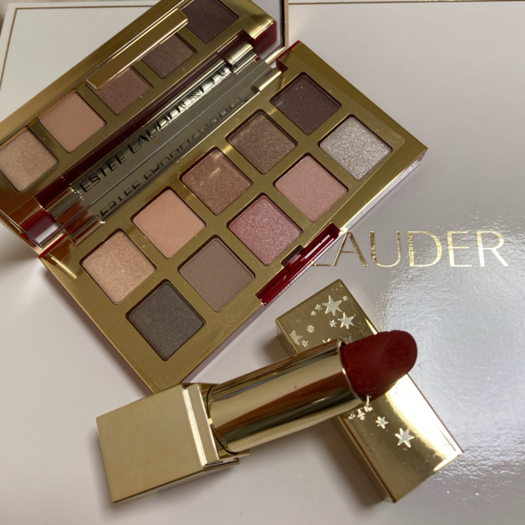 Estee Lauder(エスティローダー)の エスティーローダー クリスマス　コフレ アイシャドウ＆口紅 未使用品 コスメ/美容のキット/セット(コフレ/メイクアップセット)の商品写真