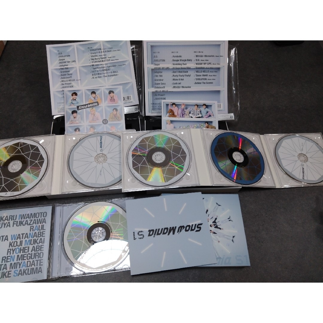 Snow Man(スノーマン)のSnowMania　S1　初回盤A　B　通常盤　Blu-ray　３形態 エンタメ/ホビーのCD(ポップス/ロック(邦楽))の商品写真
